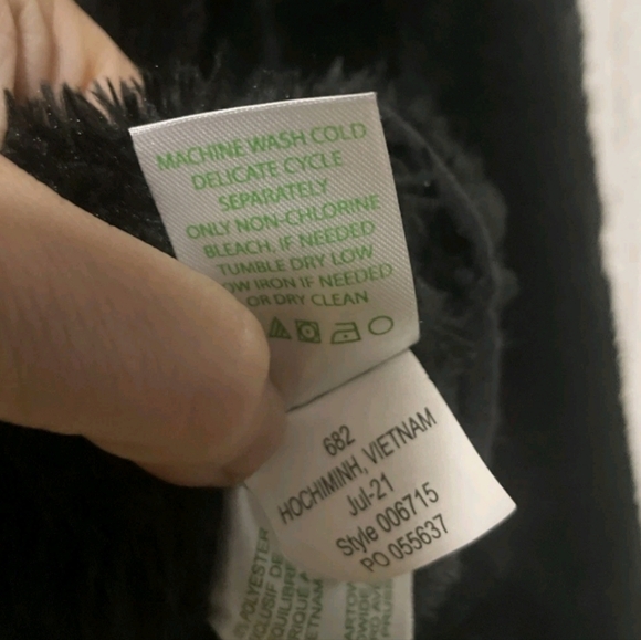 Lilly Pulitzer Size Medium Black Skipper Sherpa Popover Very Soft - Picture 4 of 10